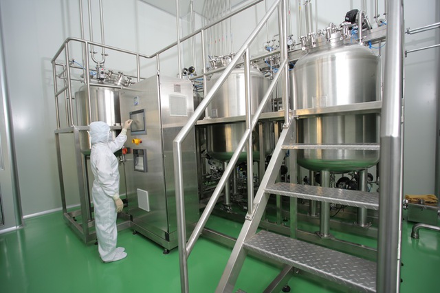 Thiết bị trong nhà máy sản xuất thuốc đạt GMP